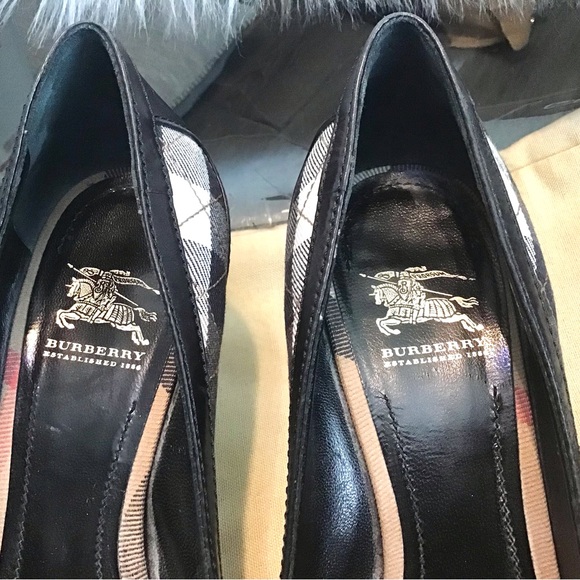 Burberry Heels Size 8 1/2 - Picture 10 of 13